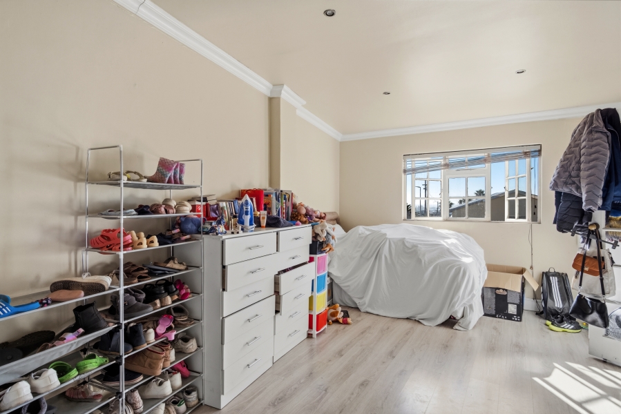 8 Bedroom Property for Sale in Walmer Estate Western Cape
